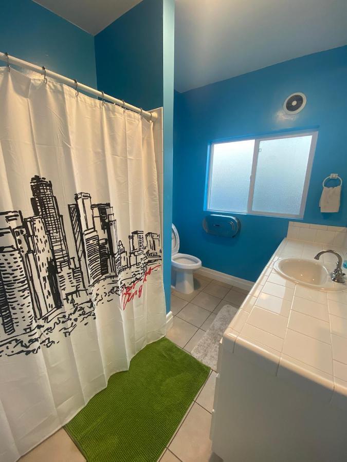 Séjour chez l'habitant Spacious Private Angeles Bedroom With Ac & Wifi & Private Fridge Near Usc The Coliseum Exposition Park Bmo Stadium Of Southern California *
