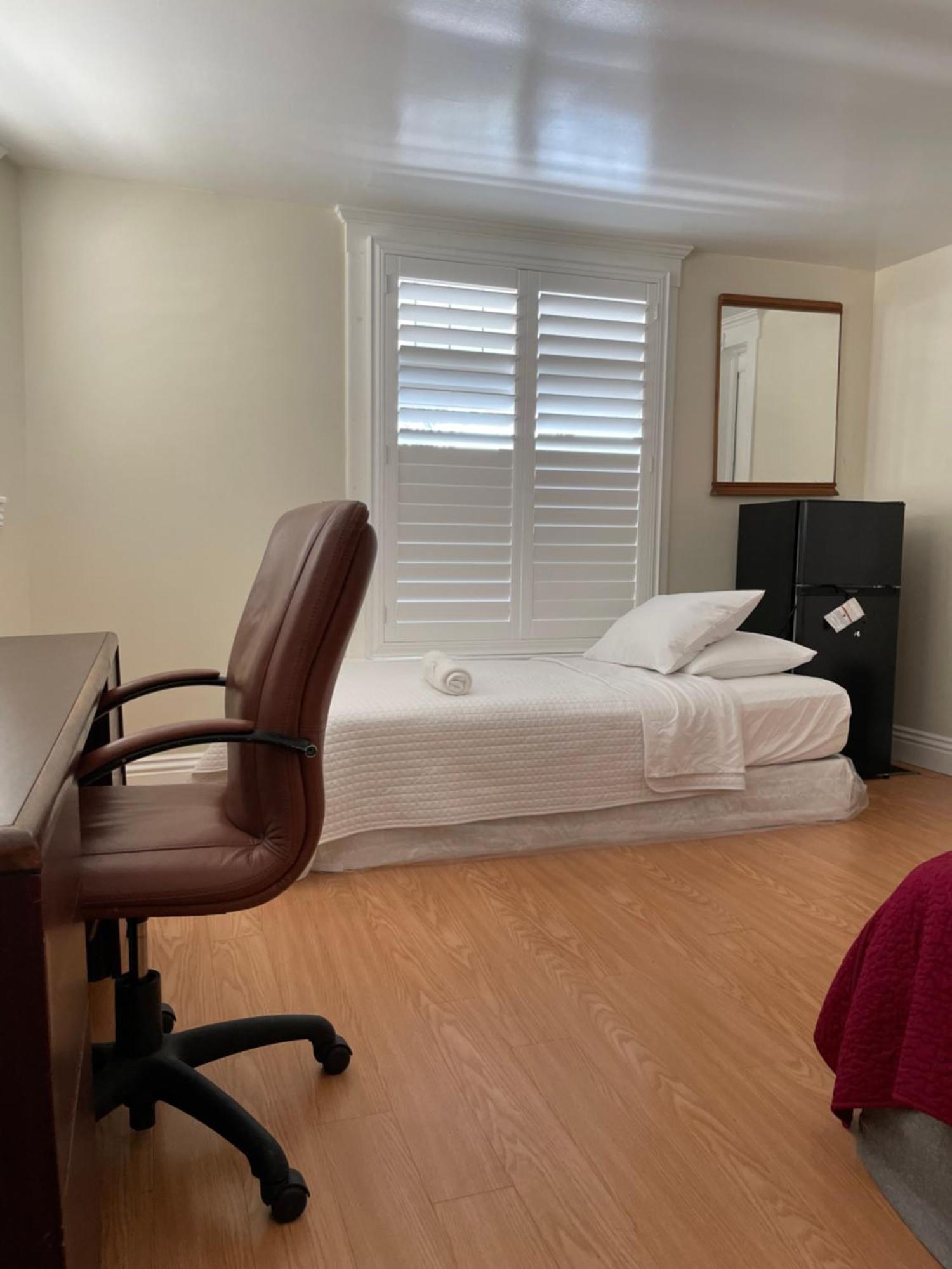 Spacious Private Angeles Bedroom With Ac & Wifi & Private Fridge Near Usc The Coliseum Exposition Park Bmo Stadium Of Southern California * Los Angeles