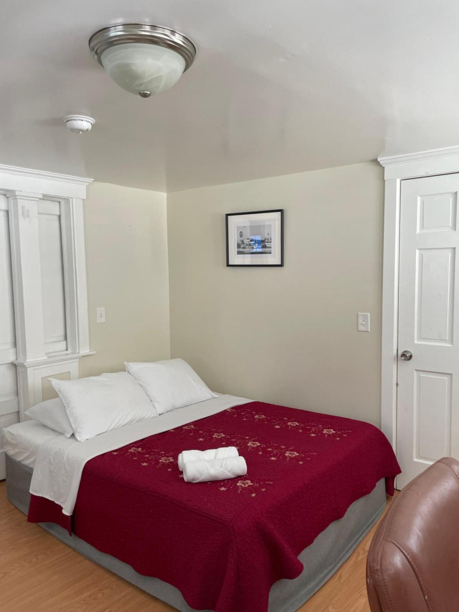 Séjour chez l'habitant Spacious Private Angeles Bedroom With Ac & Wifi & Private Fridge Near Usc The Coliseum Exposition Park Bmo Stadium Of Southern California Los Angeles