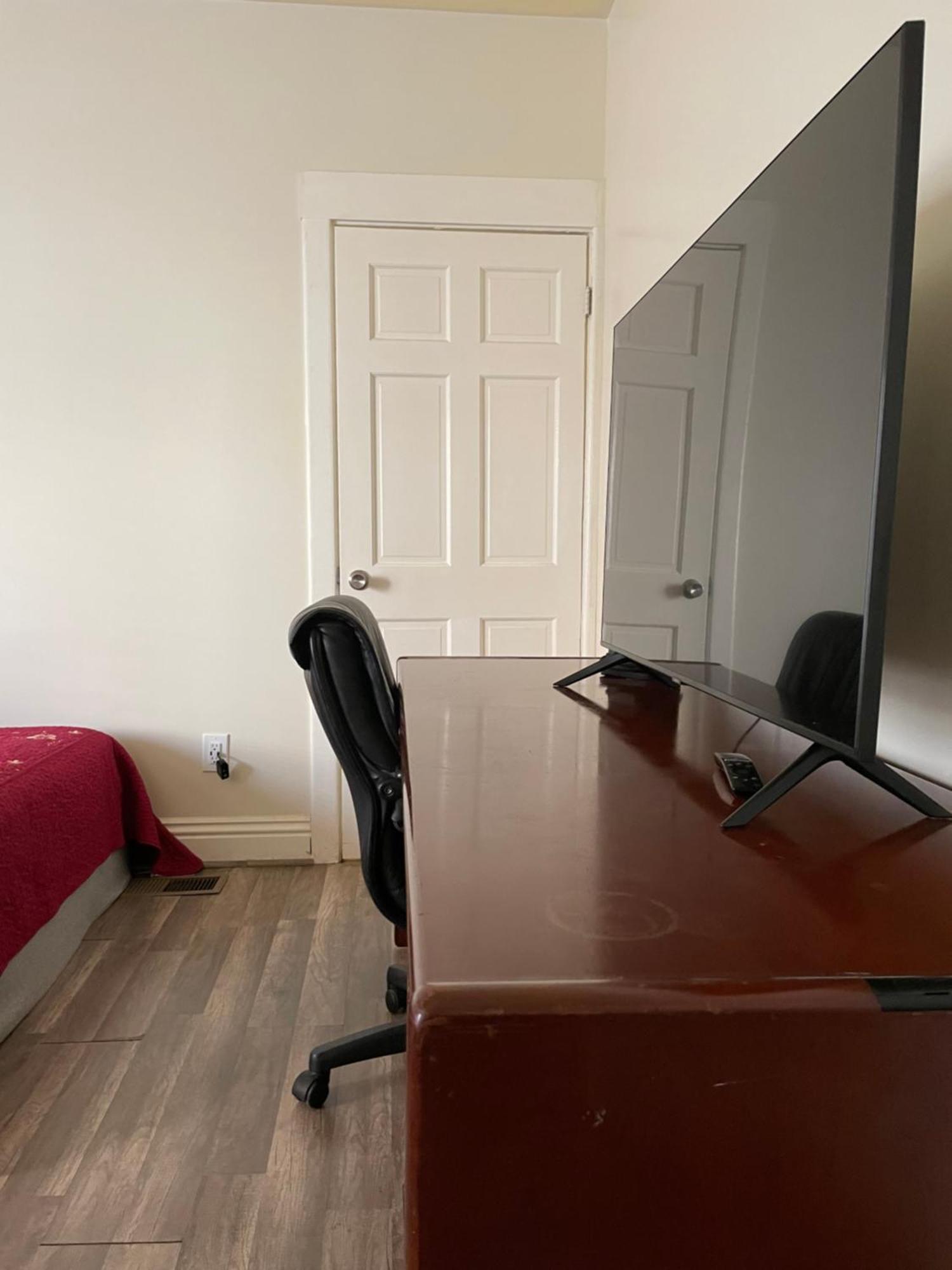 Séjour chez l'habitant Spacious Private Angeles Bedroom With Ac & Wifi & Private Fridge Near Usc The Coliseum Exposition Park Bmo Stadium Of Southern California