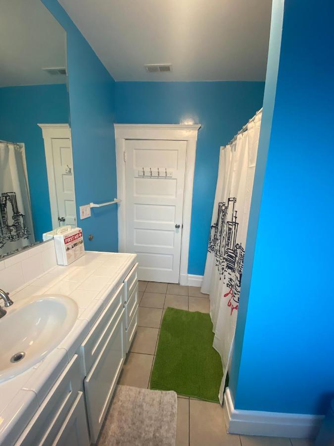 Spacious Private Angeles Bedroom With Ac & Wifi & Private Fridge Near Usc The Coliseum Exposition Park Bmo Stadium Of Southern California Alloggio in famiglia