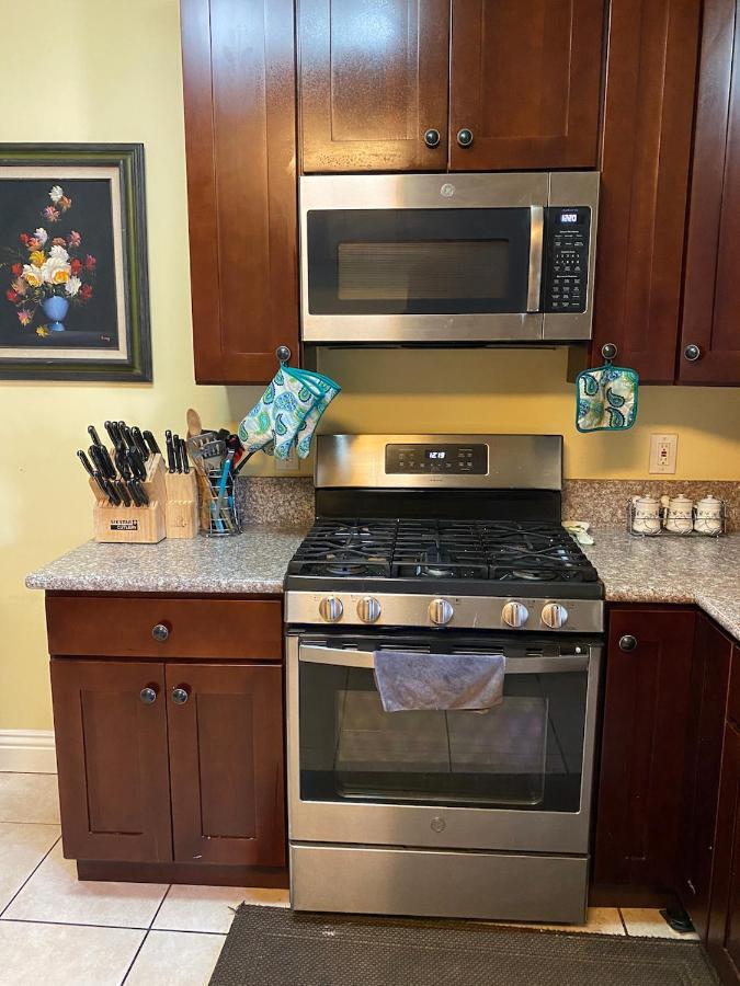 Spacious Private Angeles Bedroom With Ac & Wifi & Private Fridge Near Usc The Coliseum Exposition Park Bmo Stadium Of Southern California Los Angeles