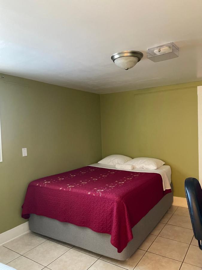 Alloggio in famiglia Spacious Private Angeles Bedroom With Ac & Wifi & Private Fridge Near Usc The Coliseum Exposition Park Bmo Stadium Of Southern California