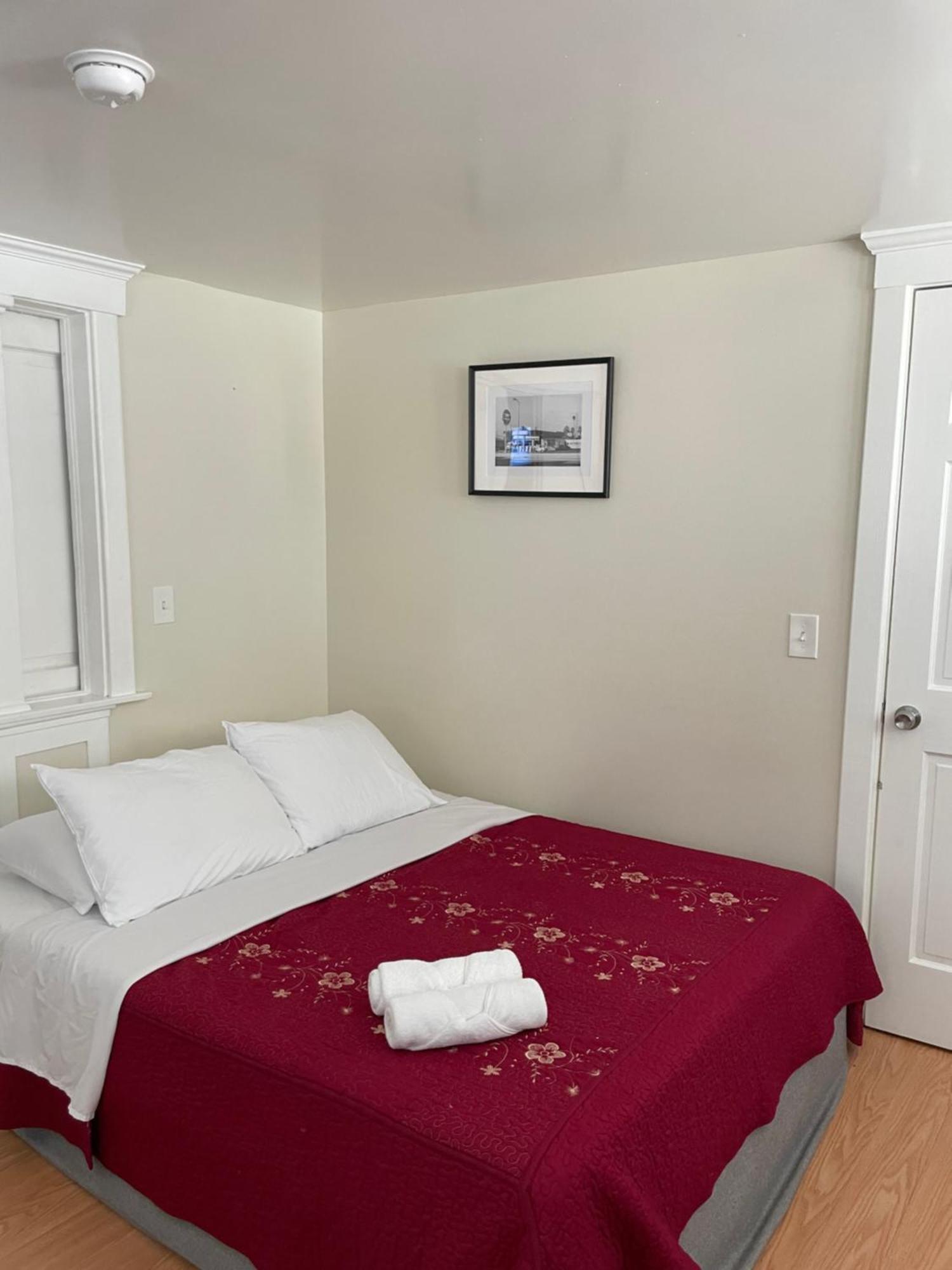 Alloggio in famiglia Spacious Private Angeles Bedroom With Ac & Wifi & Private Fridge Near Usc The Coliseum Exposition Park Bmo Stadium Of Southern California