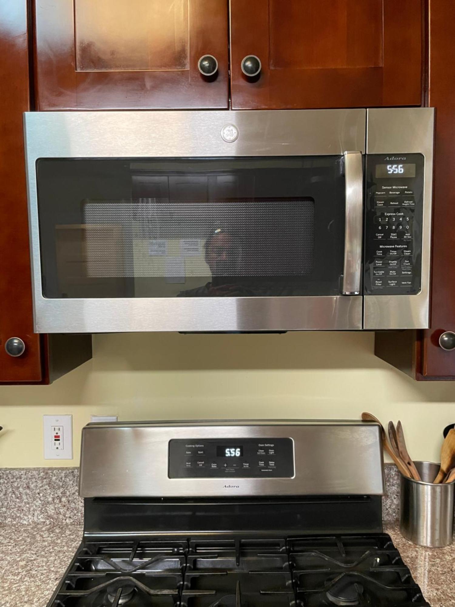 Alloggio in famiglia Spacious Private Angeles Bedroom With Ac & Wifi & Private Fridge Near Usc The Coliseum Exposition Park Bmo Stadium Of Southern California Los Angeles