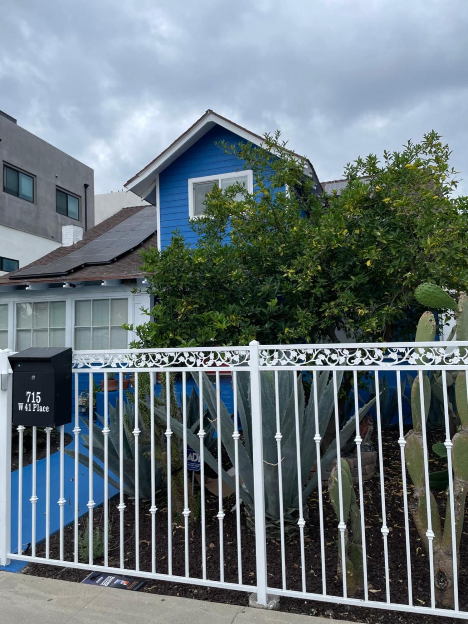 Alloggio in famiglia Spacious Private Angeles Bedroom With Ac & Wifi & Private Fridge Near Usc The Coliseum Exposition Park Bmo Stadium Of Southern California Los Angeles