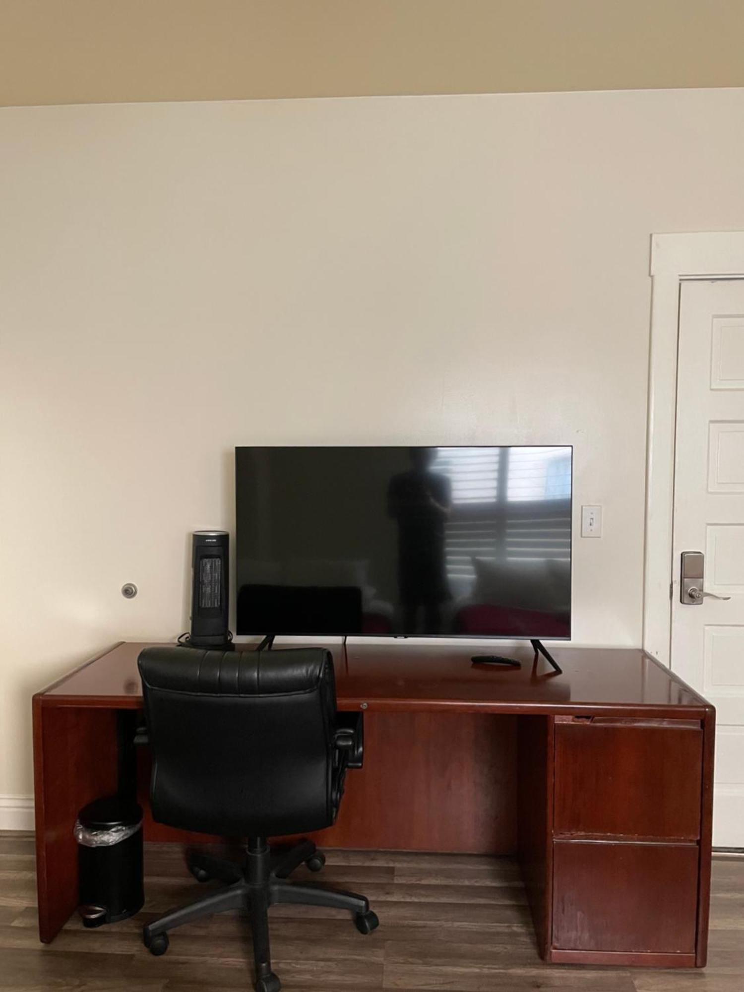 Spacious Private Angeles Bedroom With Ac & Wifi & Private Fridge Near Usc The Coliseum Exposition Park Bmo Stadium Of Southern California Alloggio in famiglia