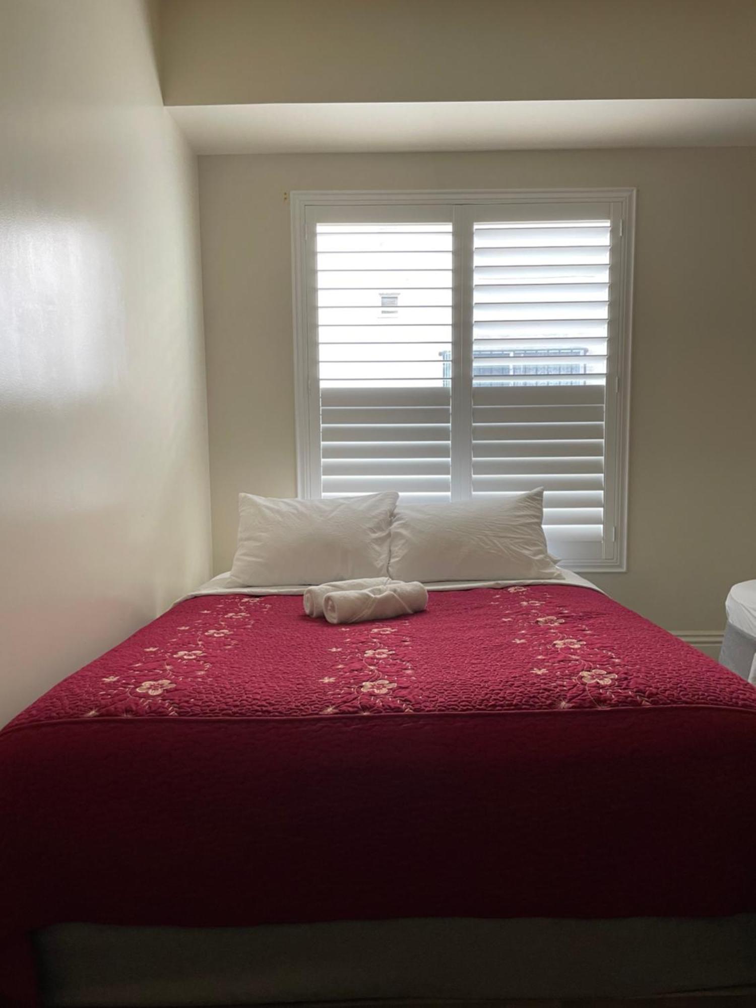 Spacious Private Angeles Bedroom With Ac & Wifi & Private Fridge Near Usc The Coliseum Exposition Park Bmo Stadium Of Southern California Alloggio in famiglia *