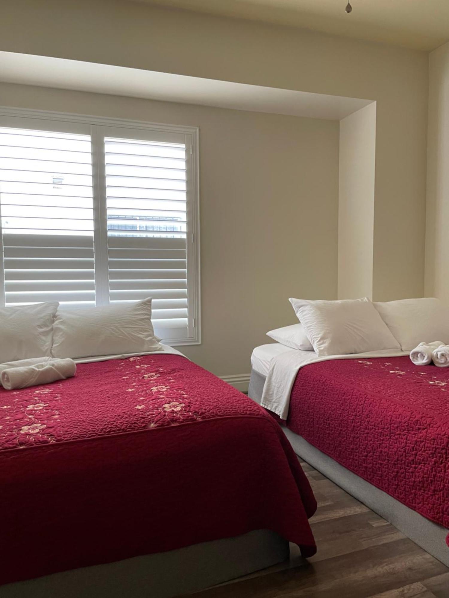 Spacious Private Angeles Bedroom With Ac & Wifi & Private Fridge Near Usc The Coliseum Exposition Park Bmo Stadium Of Southern California Alloggio in famiglia